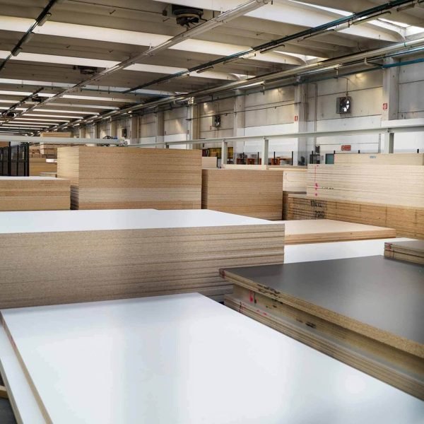 Tragni-pannelli-arredamento-magazzino-40
